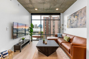Exceptional 1BD BA-PoolHotTubGymParking- Downtown!